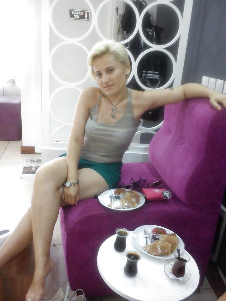 11P Turkish woman: Dilara