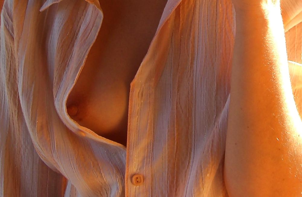 14P Love the downblouse