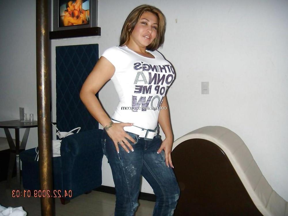 19P COLOMBIAN GIRL 2