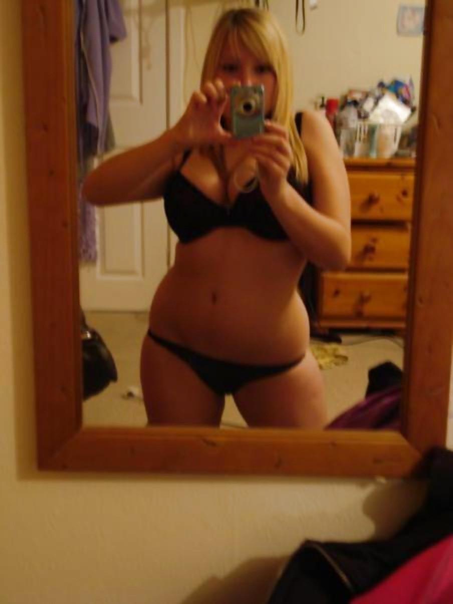 25P BLONDE SLUT - SELF SHOT