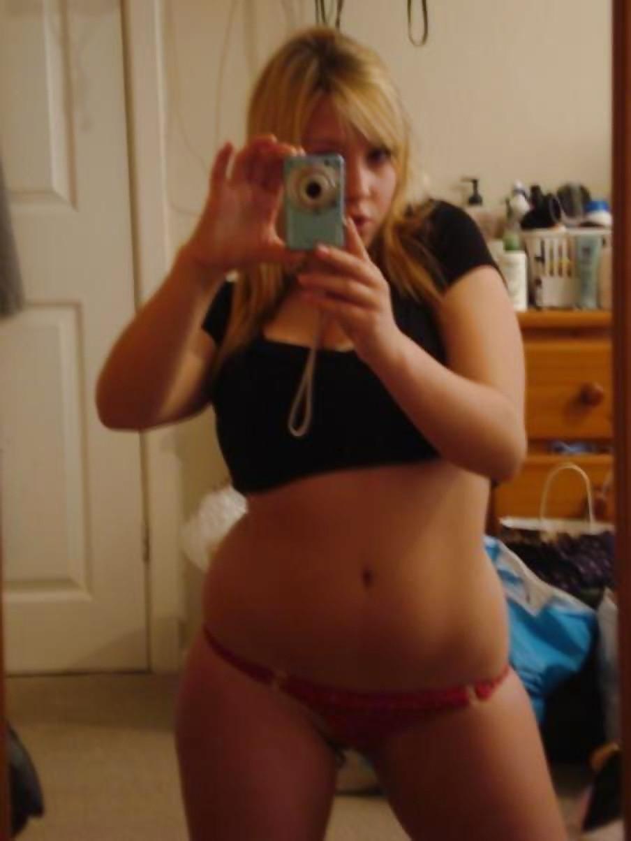 25P BLONDE SLUT - SELF SHOT