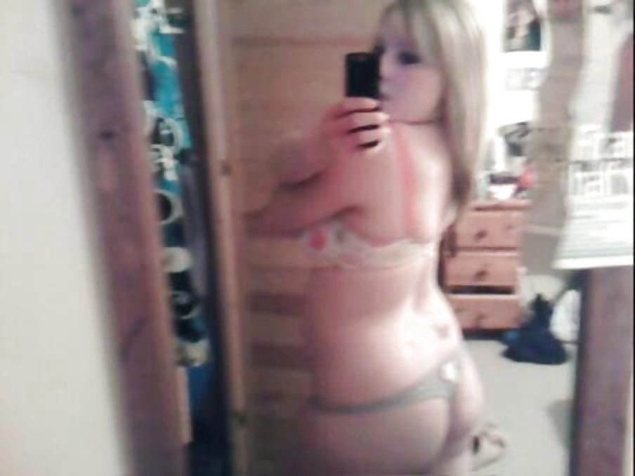 25P BLONDE SLUT - SELF SHOT