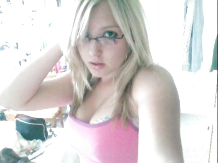 25P BLONDE SLUT - SELF SHOT