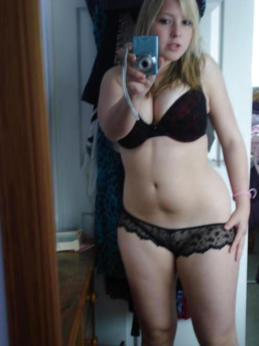 25P BLONDE SLUT - SELF SHOT