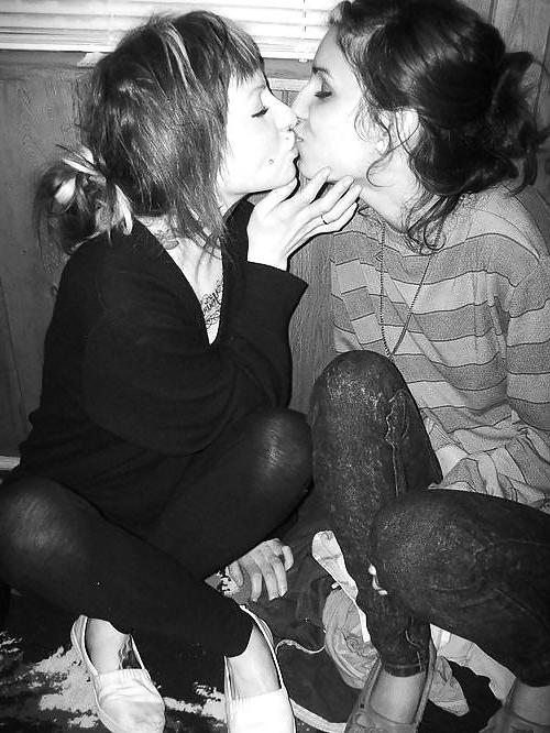 22P Lesbians 7!