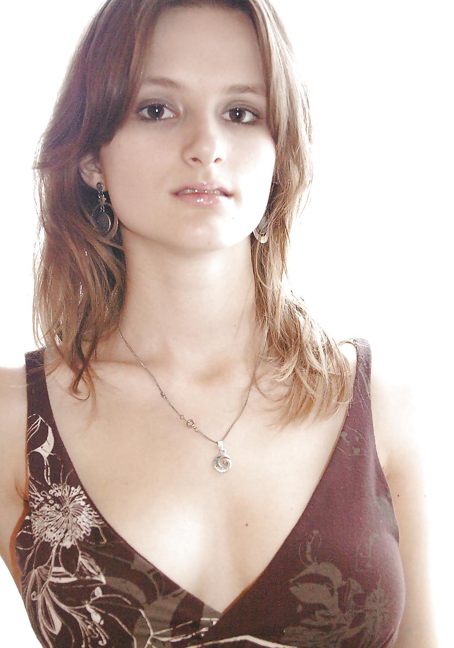 25P Stunning Teen Beauty With Perfect T&A