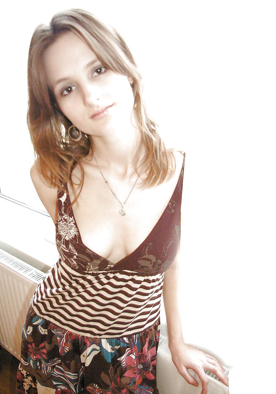 25P Stunning Teen Beauty With Perfect T&A