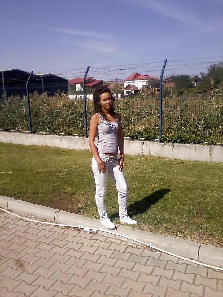 5P Romanian woman: Sofya