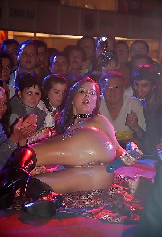 22P Maria Bellucci-Sex Shows On Stage