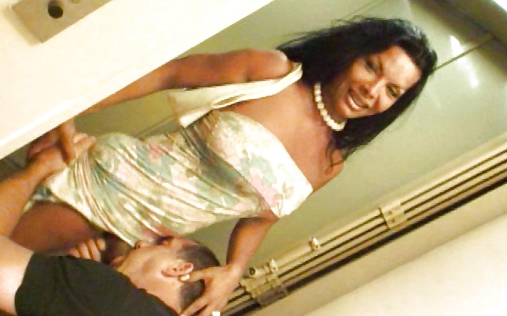 18P TRANNY SUCK
