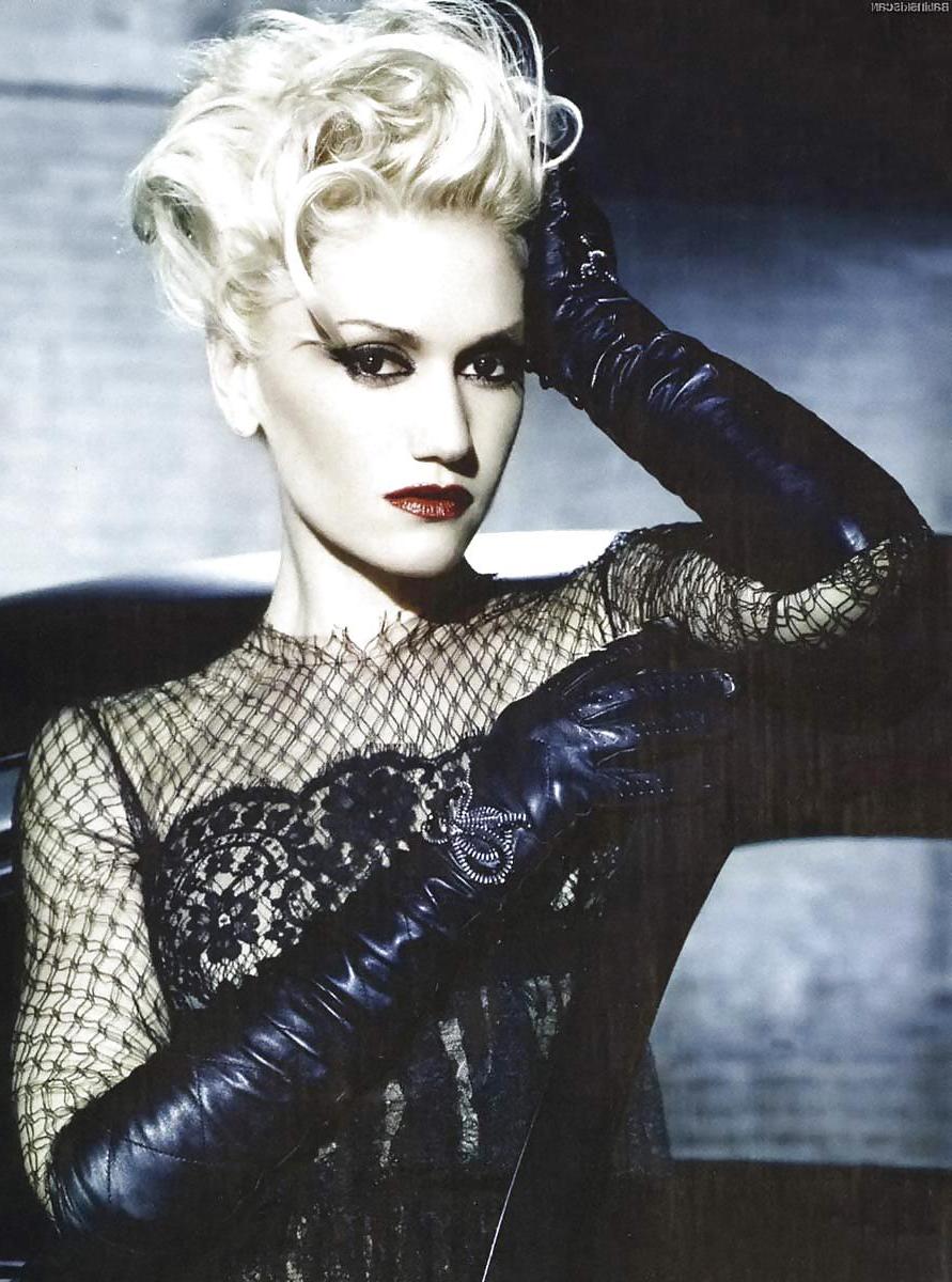 22P Gwen Stefani See-Thru 2