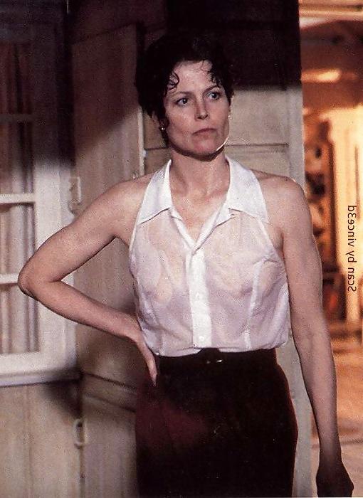 8P Sigorney Weaver See-Thru
