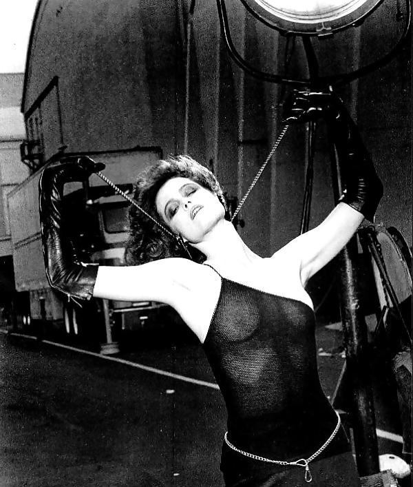 8P Sigorney Weaver See-Thru