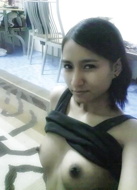 14P The Beauty of Amateur Indonesian Teen