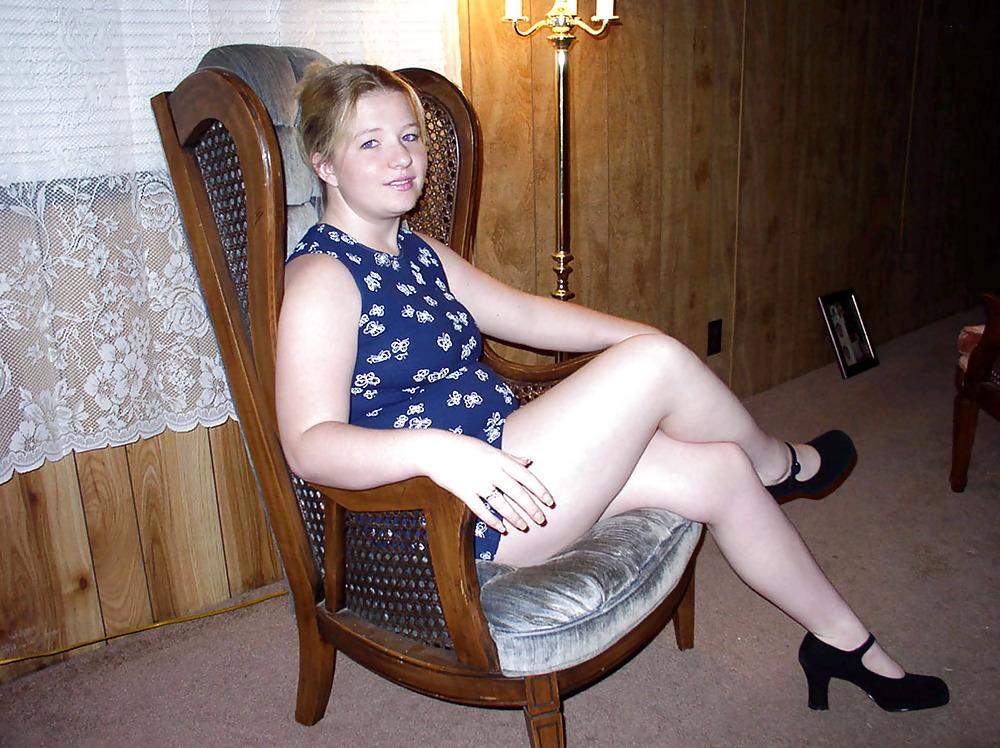 25P Gorgeous Blonde Blue-Violet Eyes