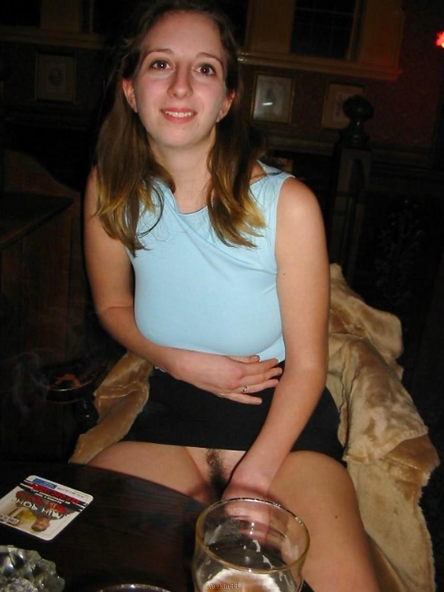 25P Bottomless girls