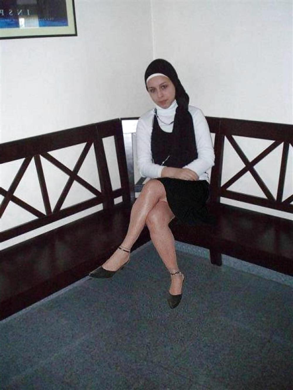 13P Hot arab woman