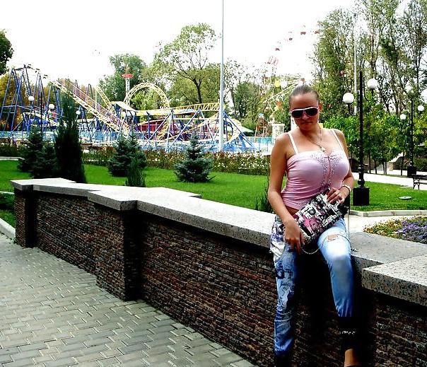 16P Busty Russian Woman 265
