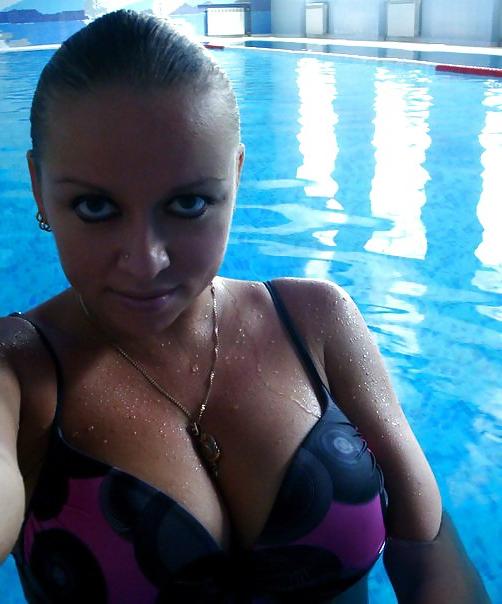 16P Busty Russian Woman 265