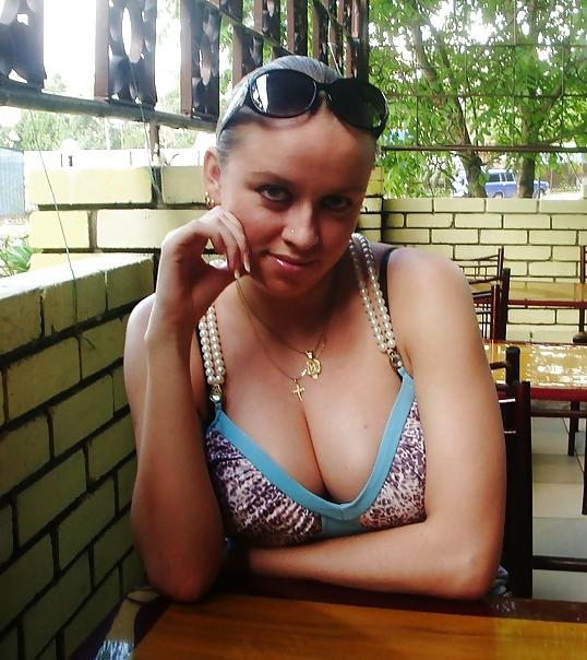 16P Busty Russian Woman 265