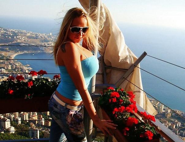 16P Busty Russian Woman 265