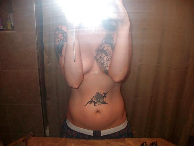 15P TATTED UP MILF SELFSHOT