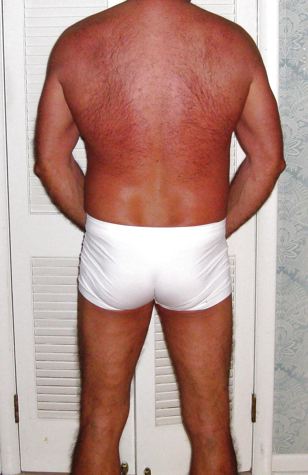 12P Mature guy in white