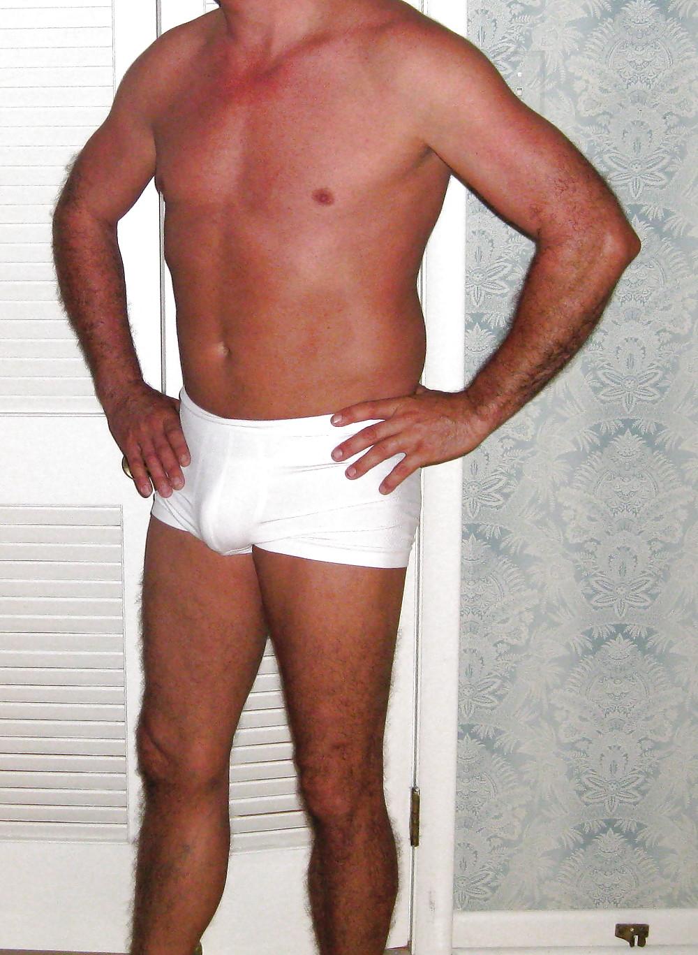 12P Mature guy in white