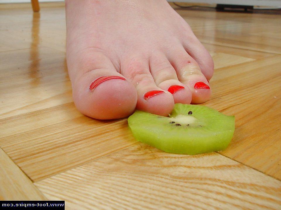 25P Foot food