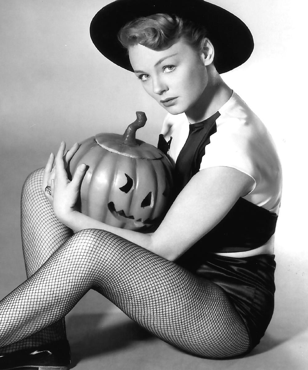 22P Happy Halloween.... 