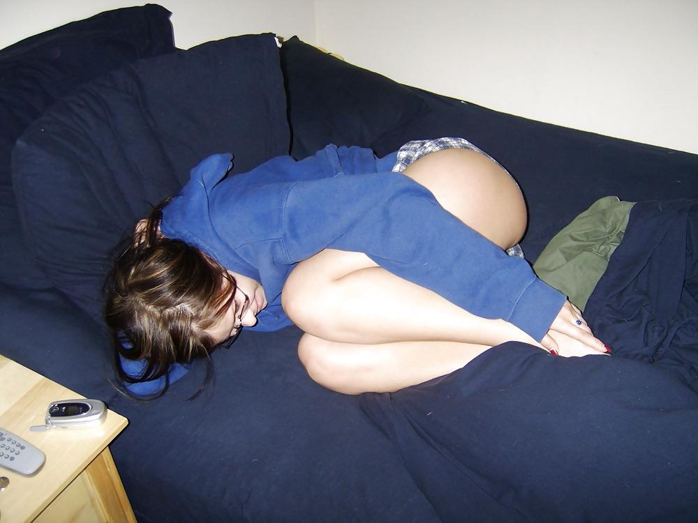 25P Stolen Pics - Brunette likes to suck