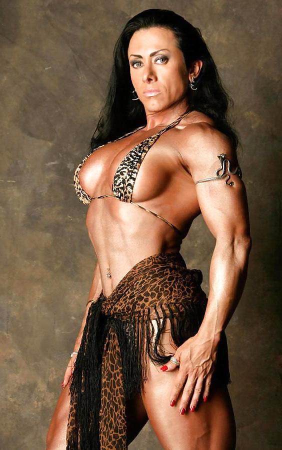 25P MUSCLE BEAUTY-MONICA MARTIN