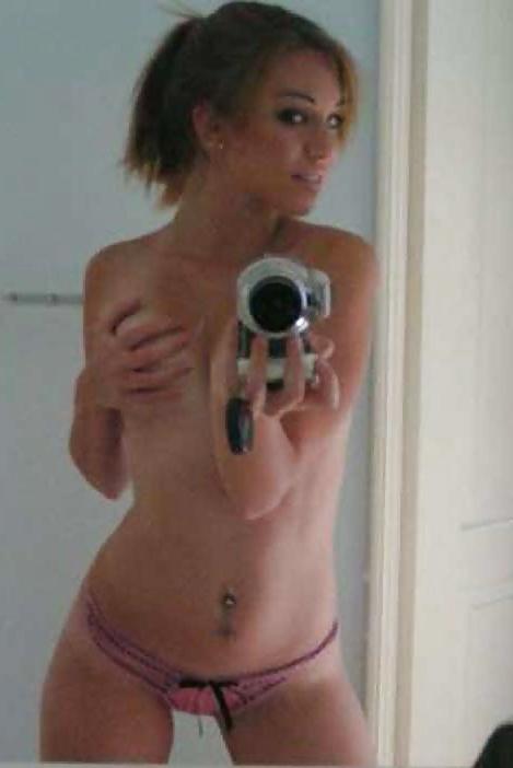 25P Teenager nackt selbst fotografiert
