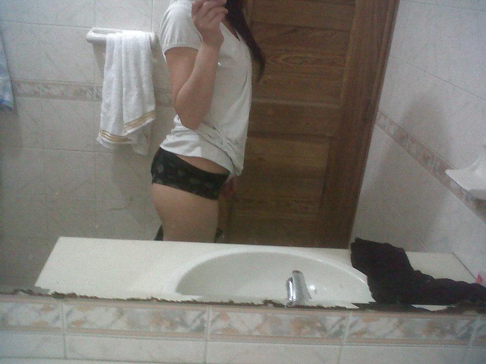 12P More pics of jessika.. who want to see more? 