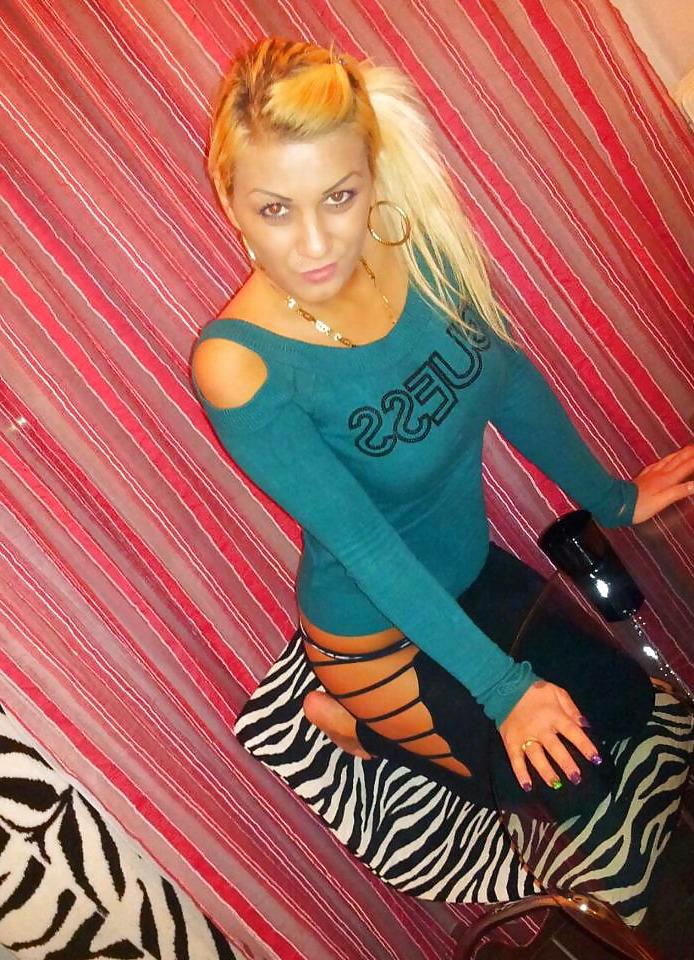 14P Romanian woman: angela