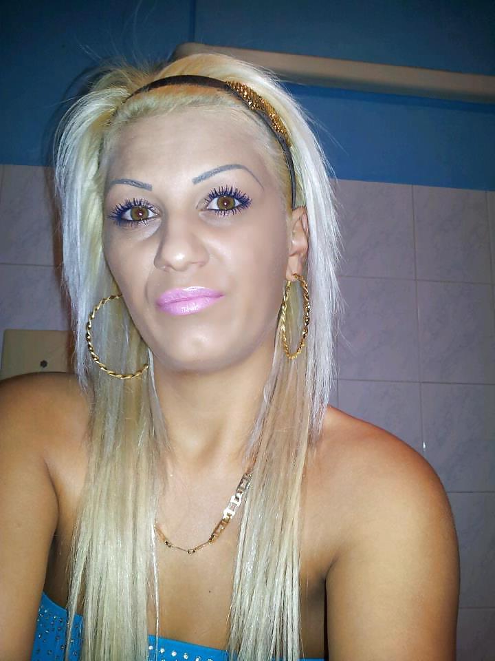 14P Romanian woman: angela