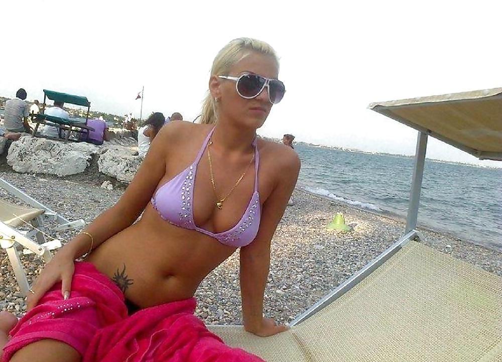 14P Romanian woman: angela
