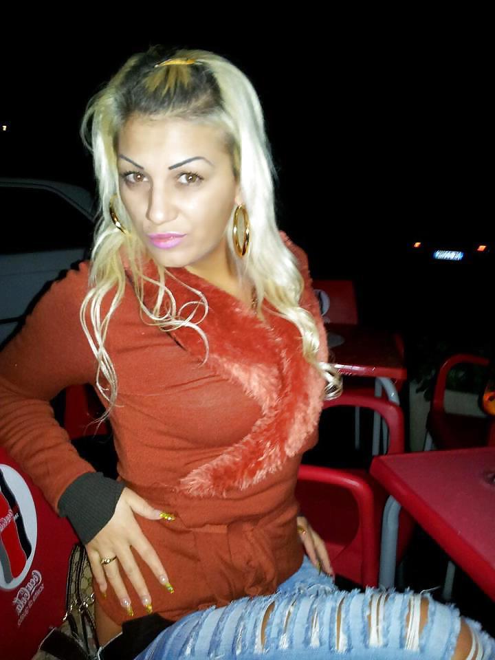 14P Romanian woman: angela