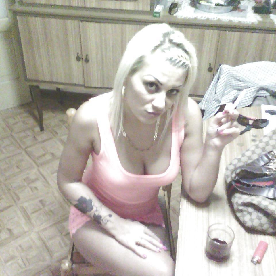 14P Romanian woman: angela