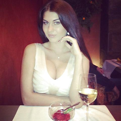 16P Busty Russian Woman 208