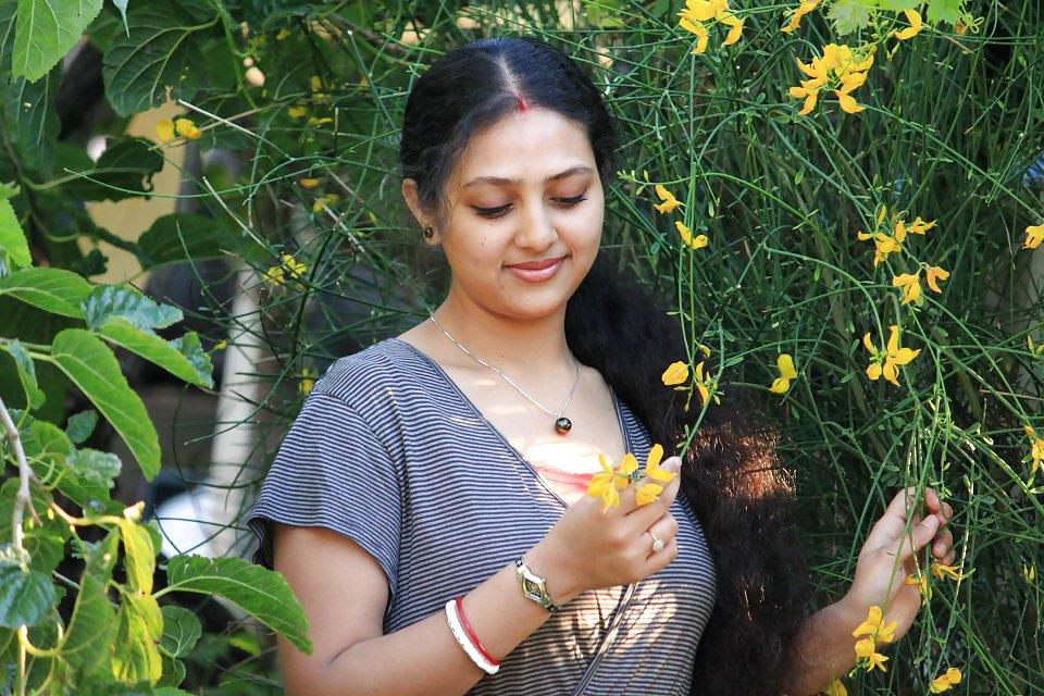 24P Indian beauty