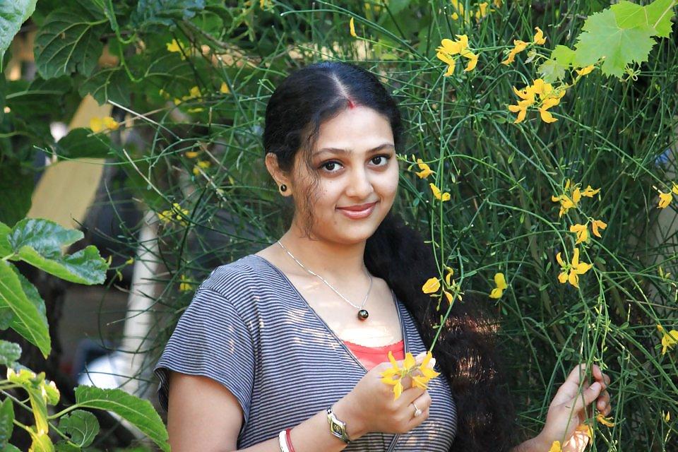 24P Indian beauty