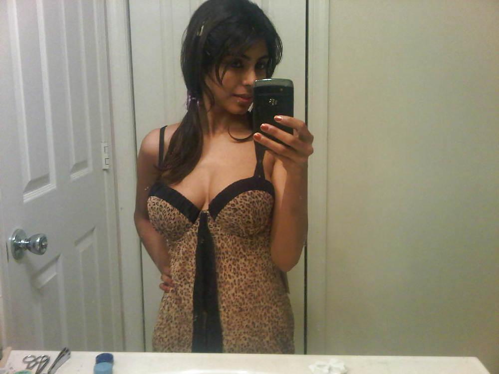 19P Ex gf Blackberry mms selfshot pics