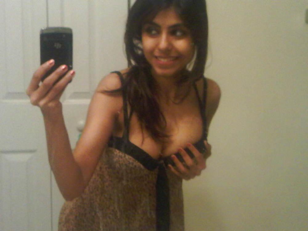 19P Ex gf Blackberry mms selfshot pics