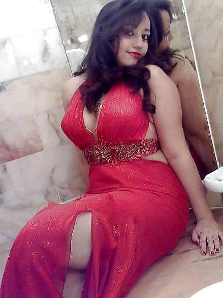 25P Arab-Turkish Beauty In Heat !