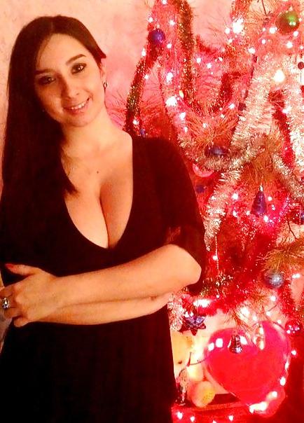 14P Busty Russian Woman 224