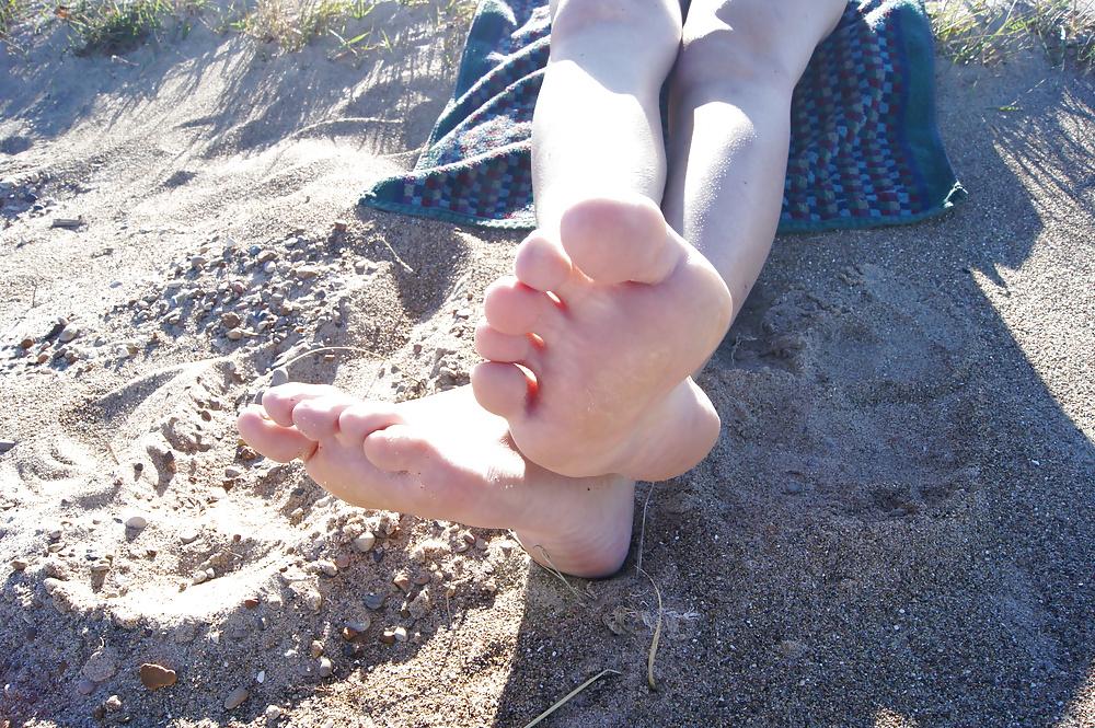 13P Candid Sandy Beach Feet Soles 2