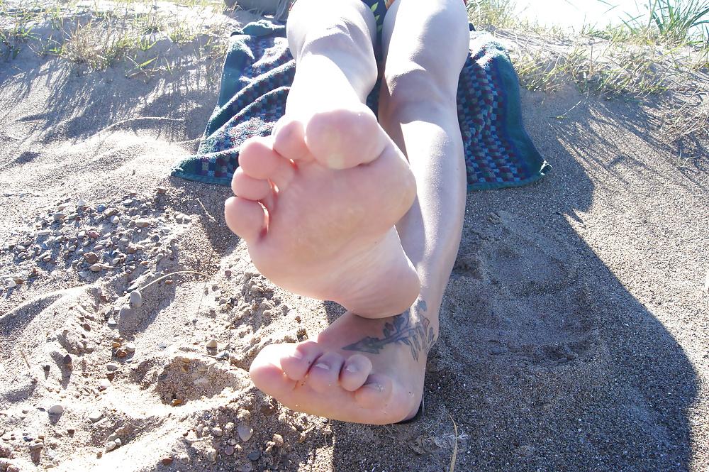 13P Candid Sandy Beach Feet Soles 2