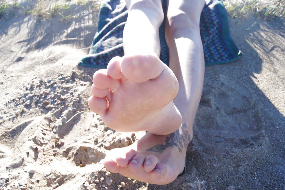13P Candid Sandy Beach Feet Soles 2