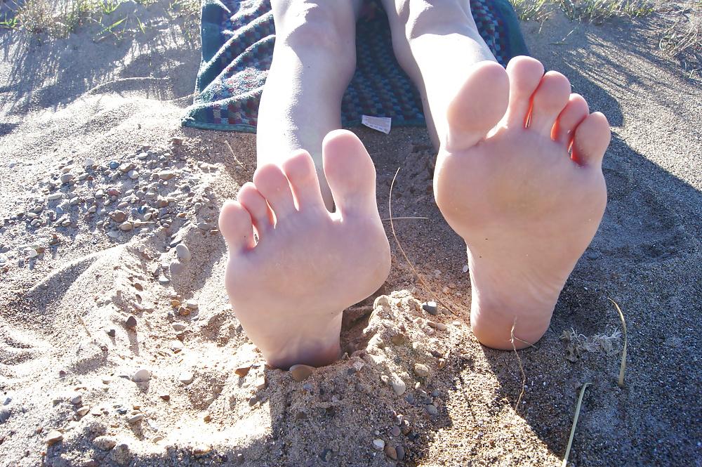 13P Candid Sandy Beach Feet Soles 2